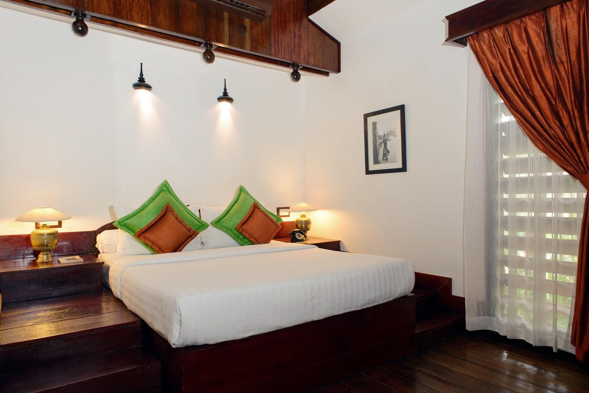 Angkor Village Hotel - Small Luxury Hotels Of The World Siem Reap Exteriör bild A room at the hotel
