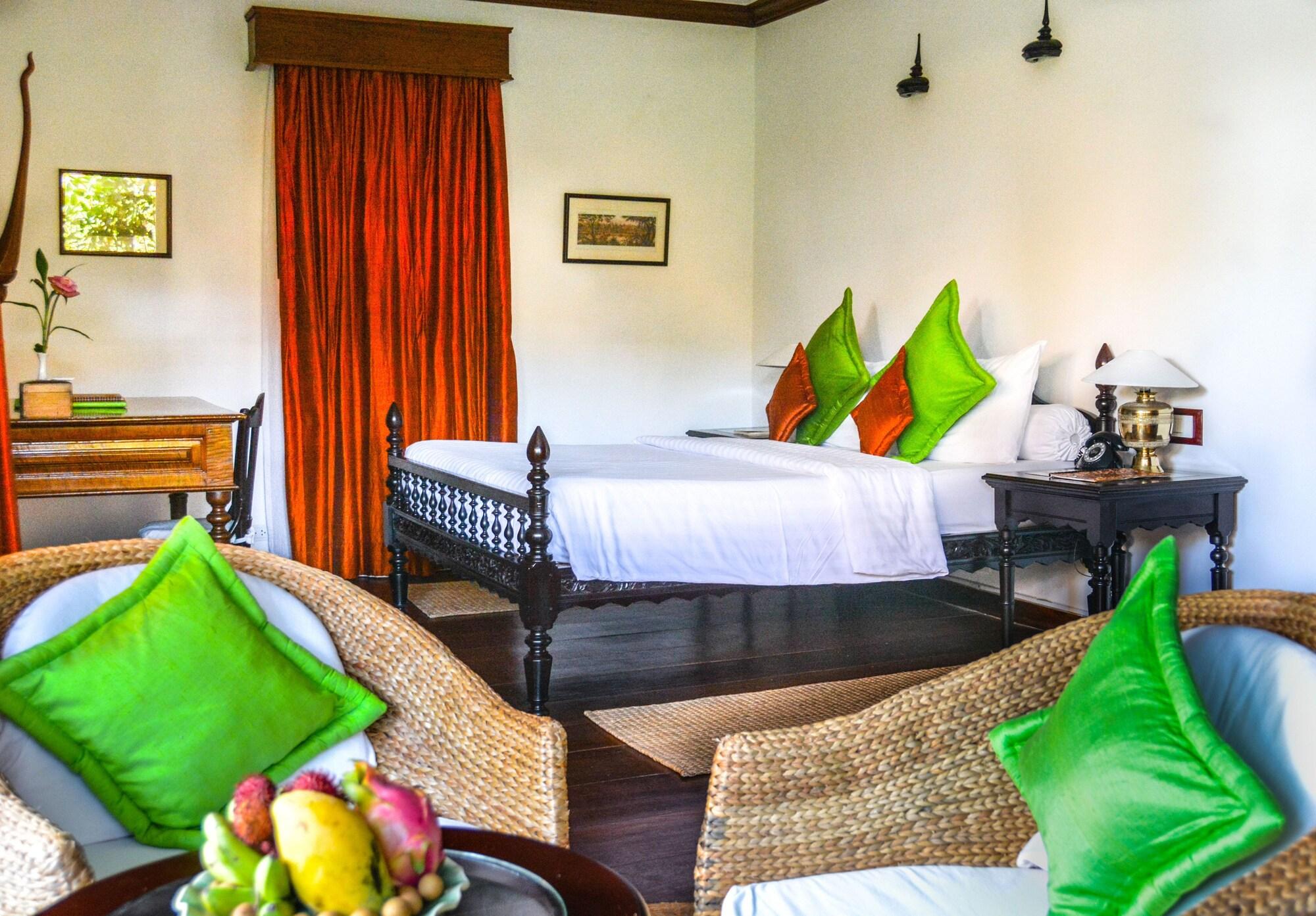 Angkor Village Hotel - Small Luxury Hotels Of The World Siem Reap Exteriör bild A room at the hotel