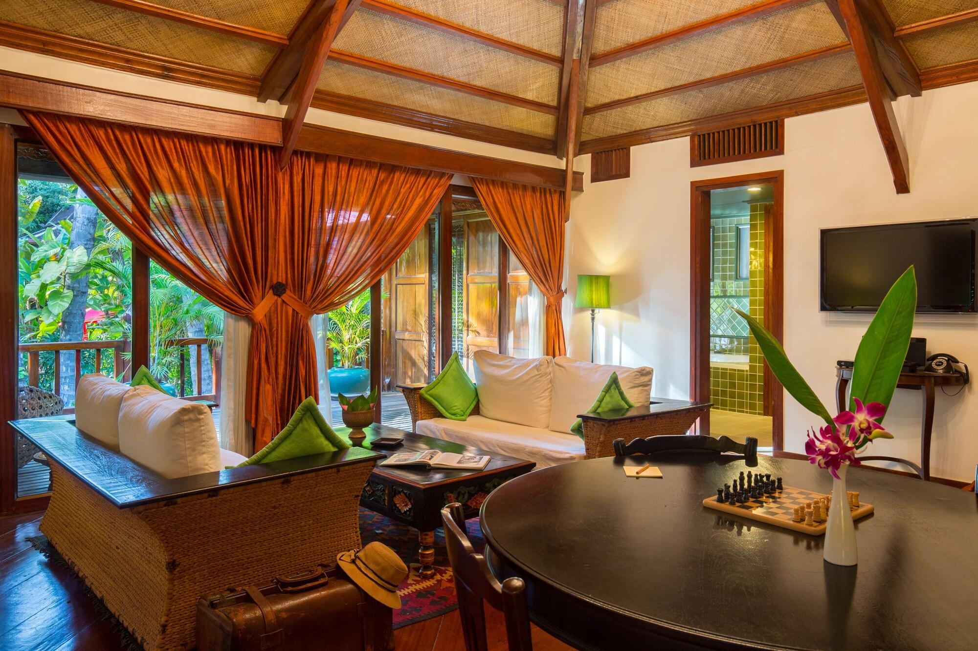 Angkor Village Hotel - Small Luxury Hotels Of The World Siem Reap Exteriör bild The interior of a villa at the resort