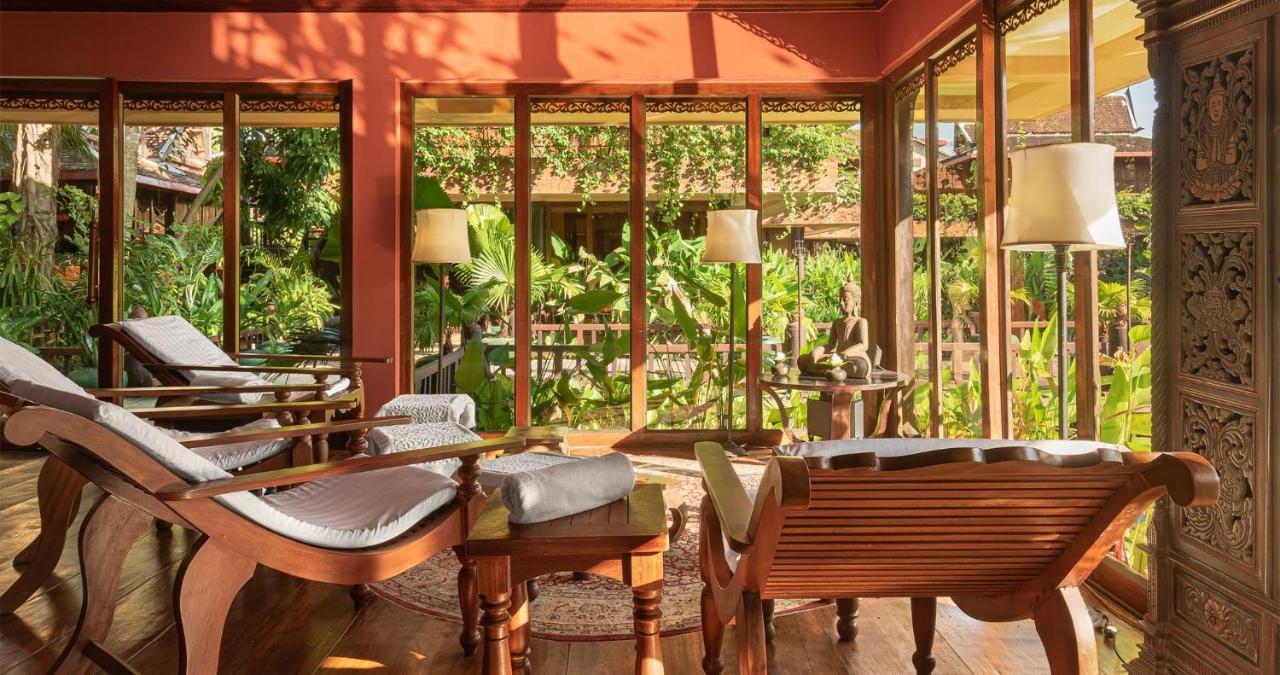 Angkor Village Hotel - Small Luxury Hotels Of The World Siem Reap Exteriör bild The restaurant at the hotel