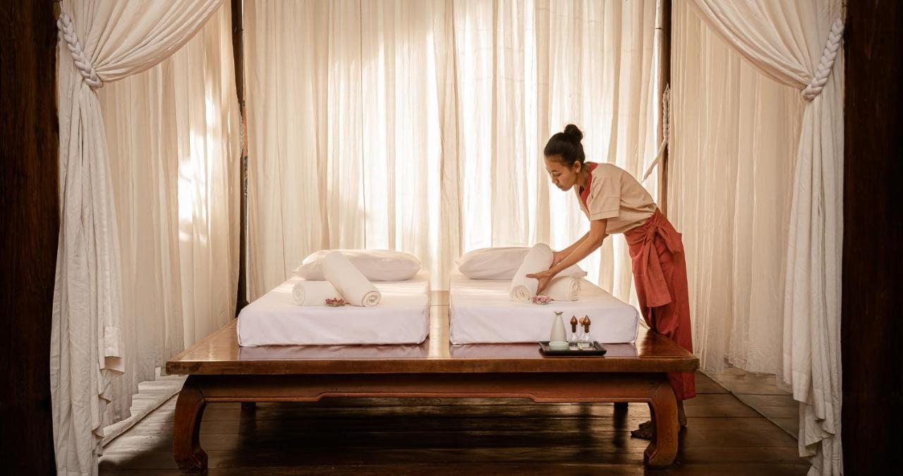 Angkor Village Hotel - Small Luxury Hotels Of The World Siem Reap Exteriör bild Thai massage