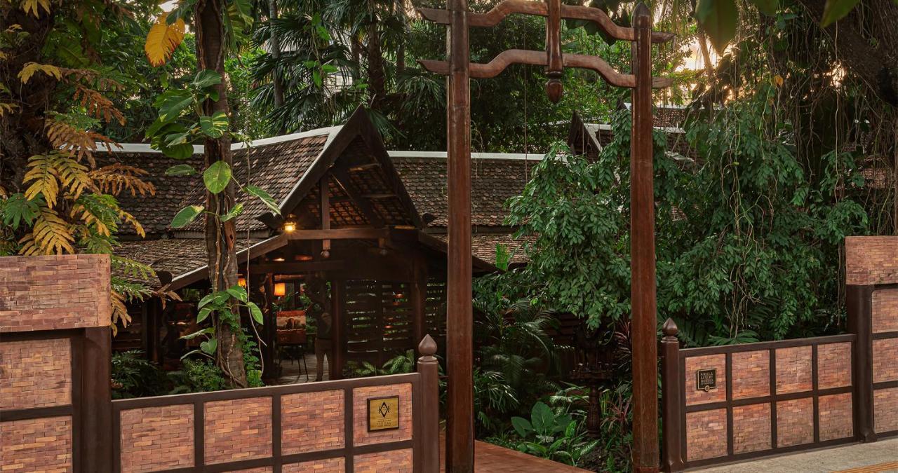 Angkor Village Hotel - Small Luxury Hotels Of The World Siem Reap Exteriör bild Entrance to a traditional Thai house