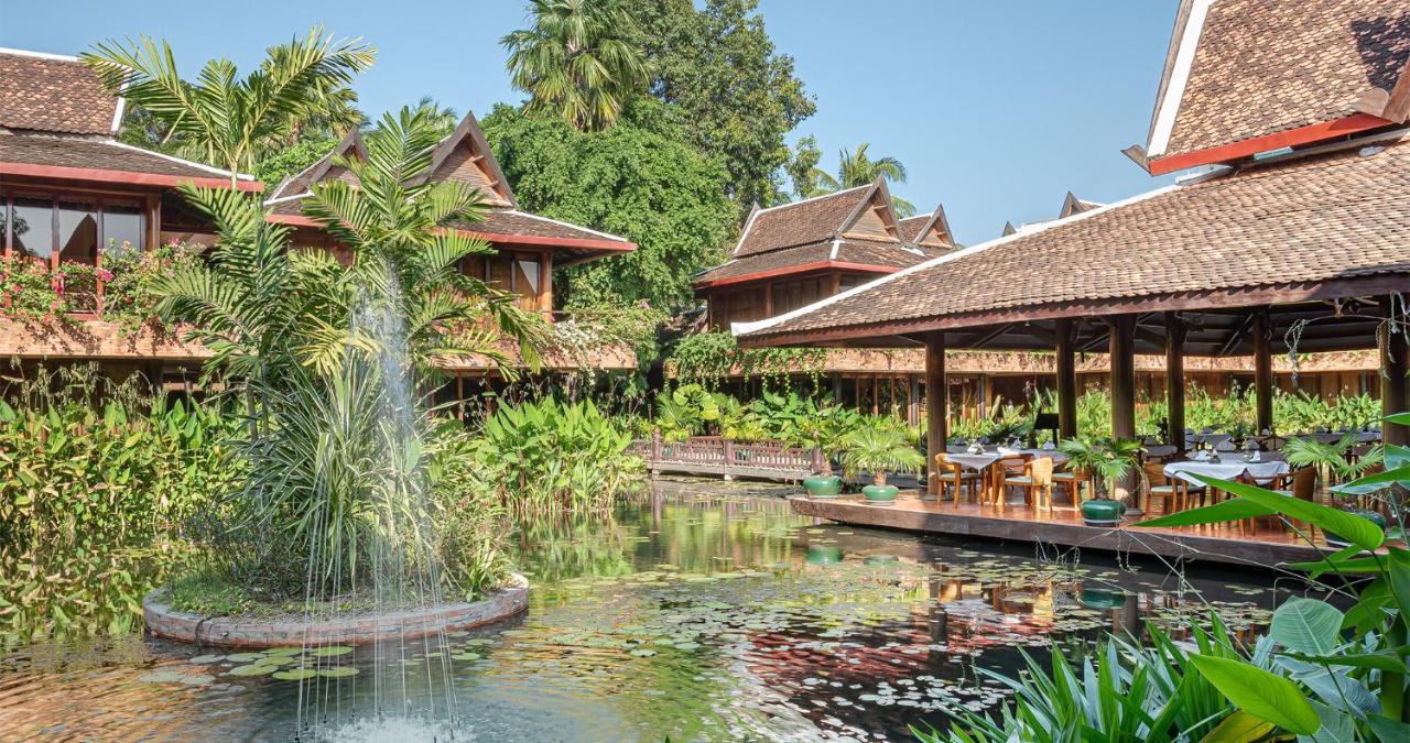 Angkor Village Hotel - Small Luxury Hotels Of The World Siem Reap Exteriör bild The Royal Thai Pool