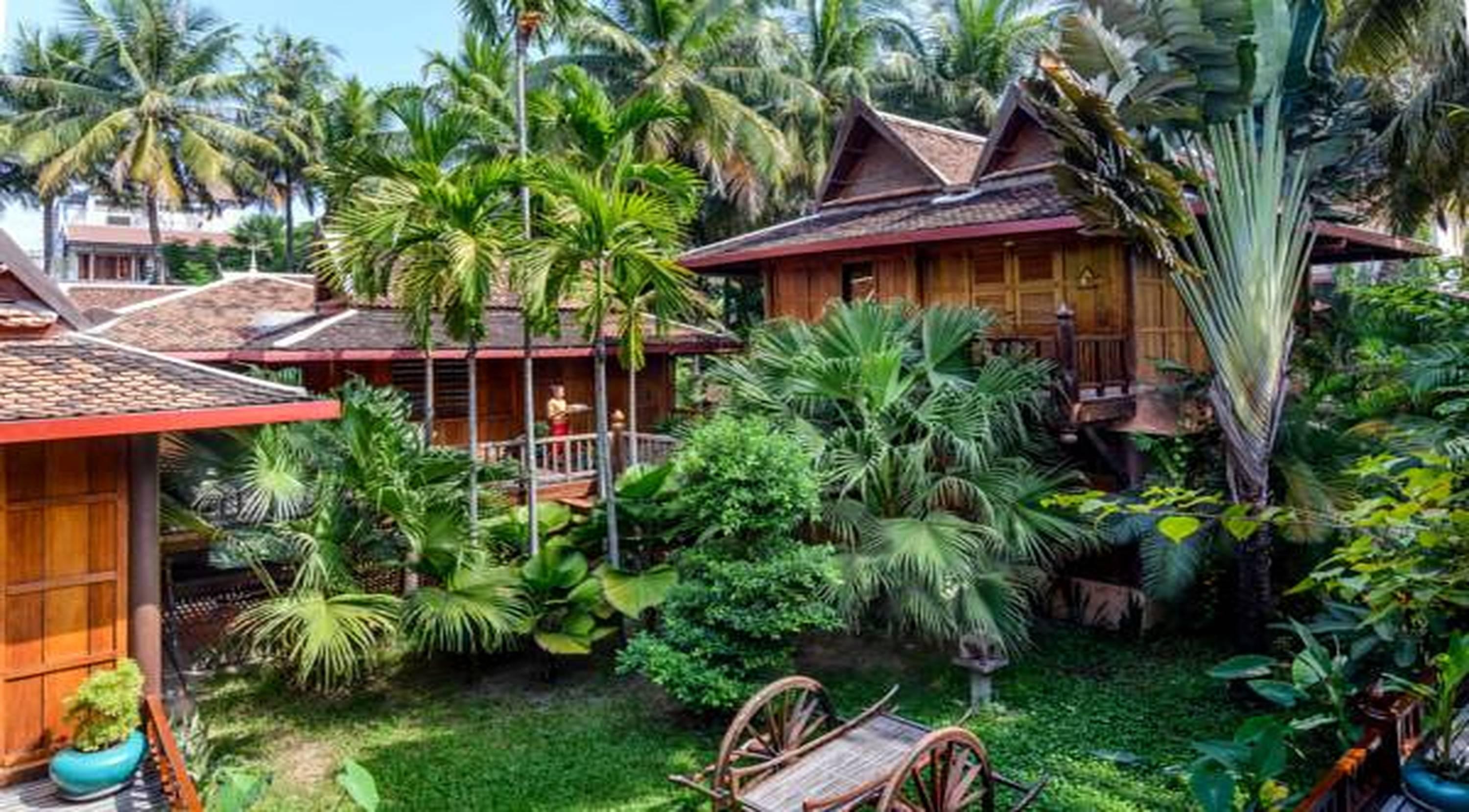 Angkor Village Hotel - Small Luxury Hotels Of The World Siem Reap Exteriör bild A traditional Thai house