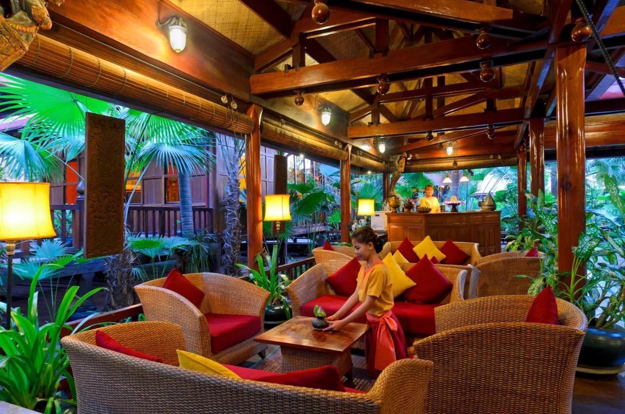 Angkor Village Hotel - Small Luxury Hotels Of The World Siem Reap Exteriör bild The lobby of the resort